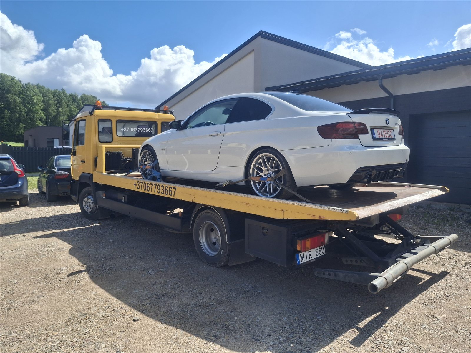 Lengvojo automobilio pervežimas Vilniuje